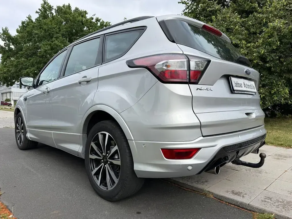 Gebraucht Ford Kuga ST-Line 150 PS (110 kW) 2019 Silber SUV