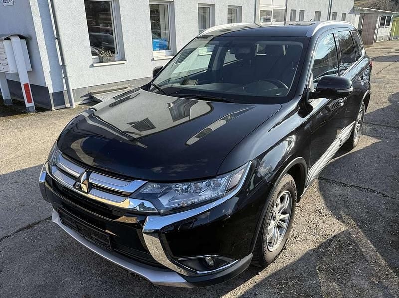 Gebraucht Mitsubishi Outlander Plus 150 PS (110 kW) 2017 Darkblack SUV