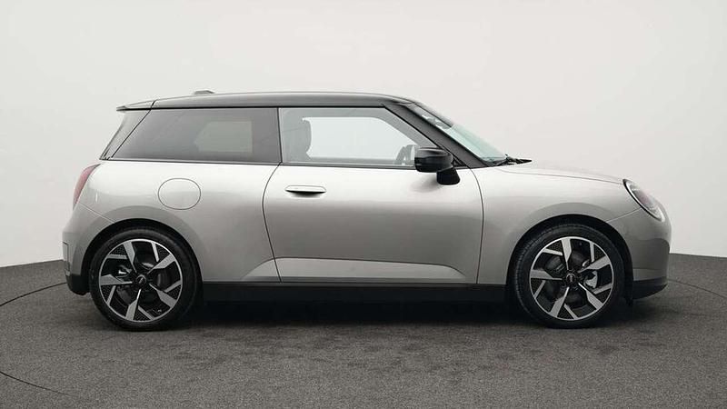 Gebraucht Mini Cooper Favoured 135 kW (184 PS) 2025 Grau Kleinwagen