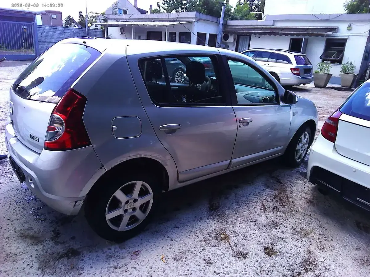 Gebraucht Dacia Sandero 75 PS (55 kW) 2008 Silber Kleinwagen