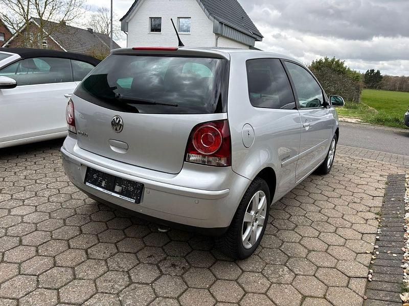 Gebraucht VW Polo Trendline 60 PS (44 kW) 2009 Silber Kleinwagen