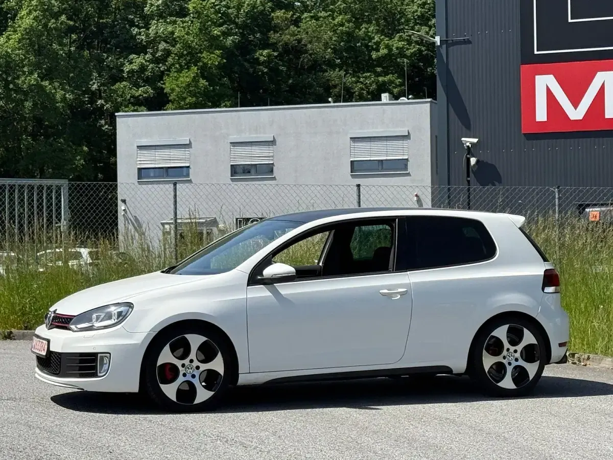 Gebraucht VW Golf GTI 211 PS (155 kW) 2009 Weiß Coupé