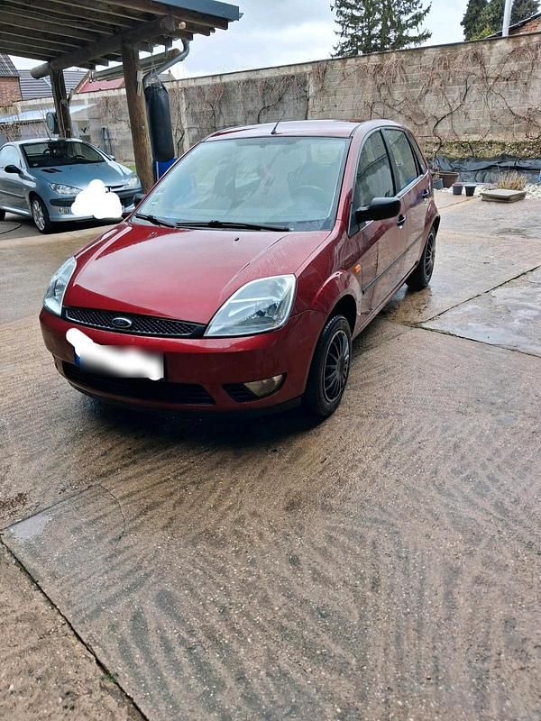 Gebraucht Ford Fiesta 69 PS (50 kW) 2003 Rot Kleinwagen