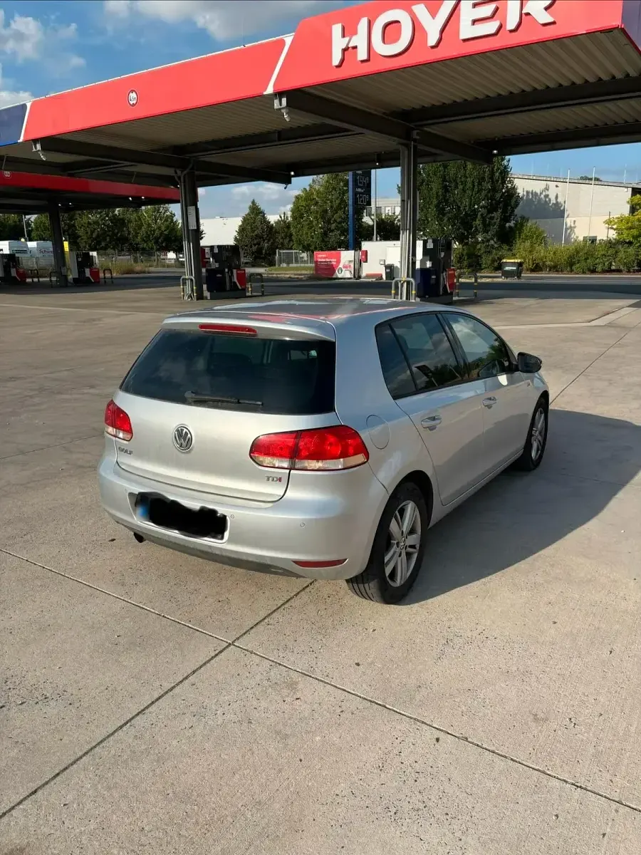 Gebraucht VW Golf VII Match 105 PS (77 kW) 2012 Silber Limousine