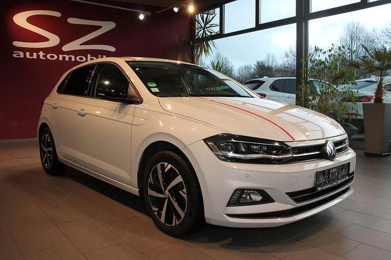 Silber Gebraucht 2018 VW Polo Beats Limousine | 13.900 € (Guter Preis) - Bild 1/4
