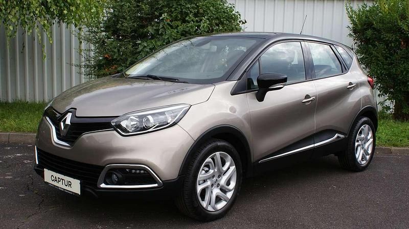 Grau schwarzes dach (metallic) Gebraucht 2014 Renault Captur Luxe SUV | 7.800 € (Guter Preis) - Bild 1/4