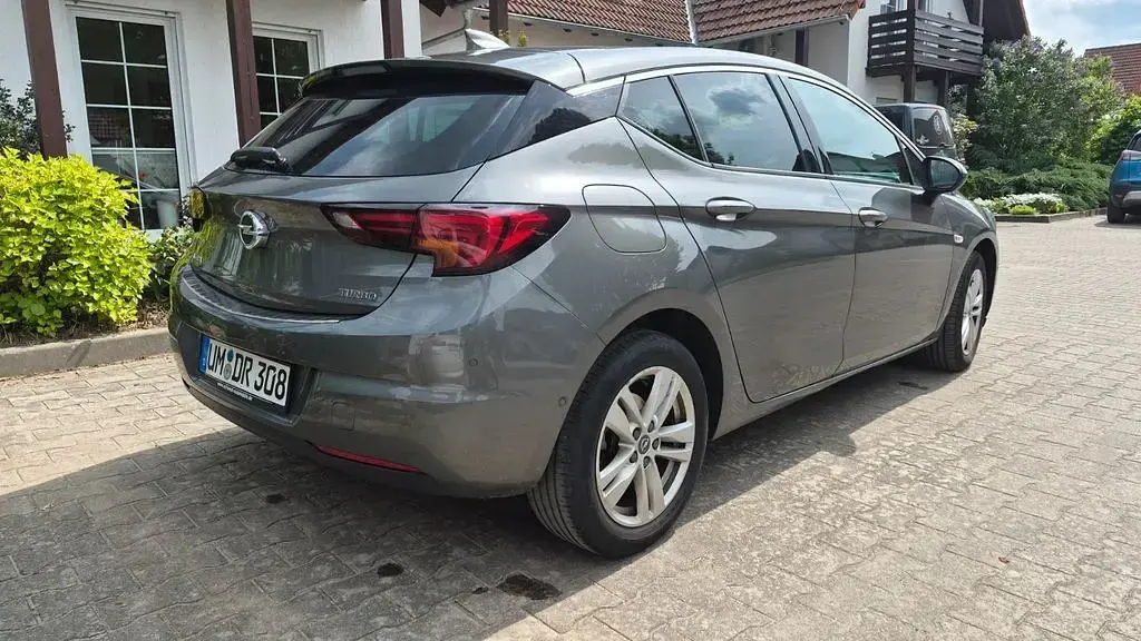 Gebraucht Opel Astra Edition 150 PS (110 kW) 2016 Grau Limousine