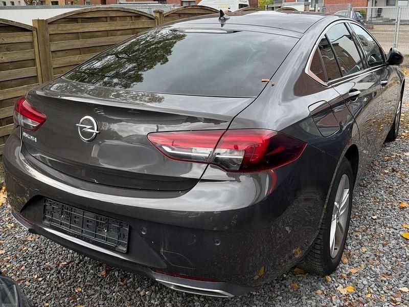 Gebraucht Opel Insignia Elegance 174 PS (127 kW) 2021 Stone brown met (058p) Kleinwagen