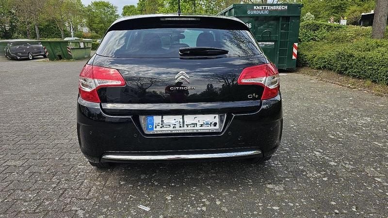Gebraucht Citroën C4 120 PS (88 kW) 2013 Schwarz Limousine
