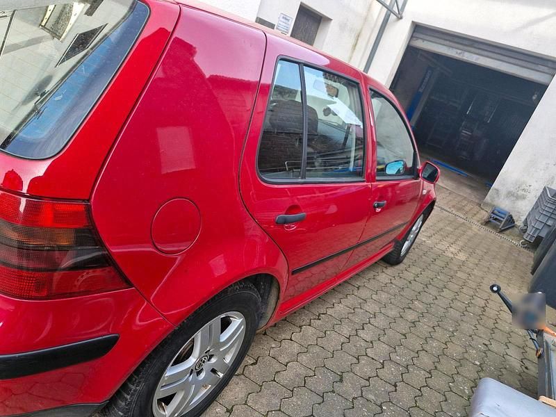 Gebraucht VW Golf IV 102 PS (75 kW) 2001 Rot Limousine