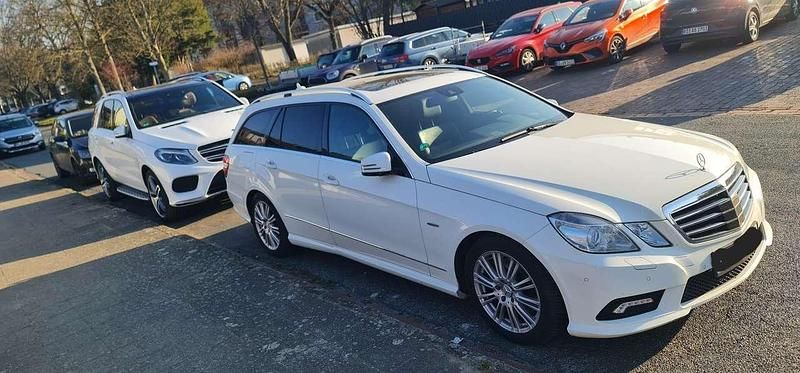 Weiß Gebraucht 2010 Mercedes E350 AMG Kombi | 9.500 € (Superpreis) - Bild 1/4