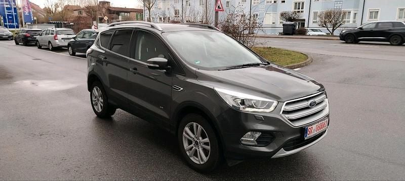 Second-hand Ford Kuga 182 CP (133 kW) 2017 Gri SUV