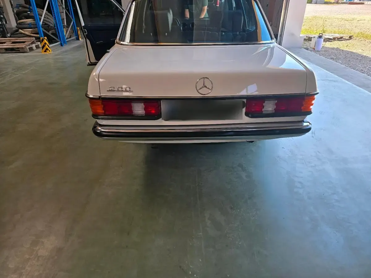 Gebraucht Mercedes 200 109 PS (80 kW) 1983 Limousine