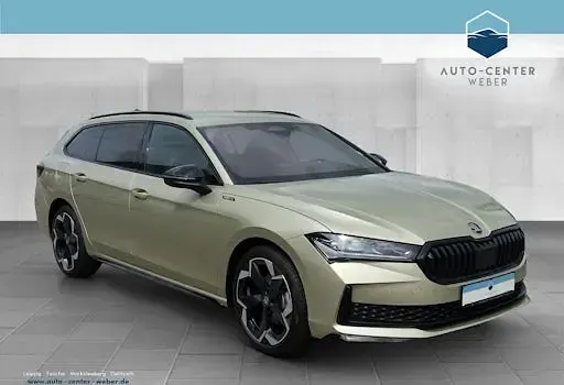 Neu Skoda Superb SportLine 150 PS (110 kW) 2025 Beige Kombi