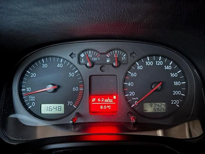 Grau Gebraucht 2001 VW Golf IV Limousine | 1.800 € (Fairer Preis) - Bild 1/4