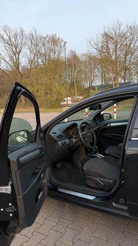 Gebraucht Opel Astra 120 PS (88 kW) 2010 Schwarz Kombi