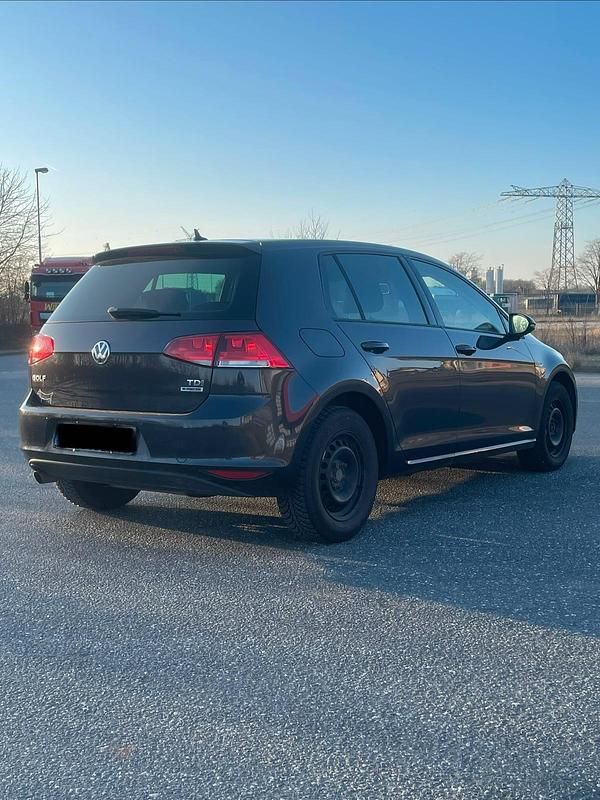 Gebraucht VW Golf VII LOUNGE 110 PS (80 kW) 2015 Andere farben Limousine