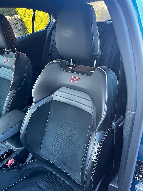 Gebraucht Ford Focus Performance Edition 280 PS (205 kW) 2019 Blau Limousine