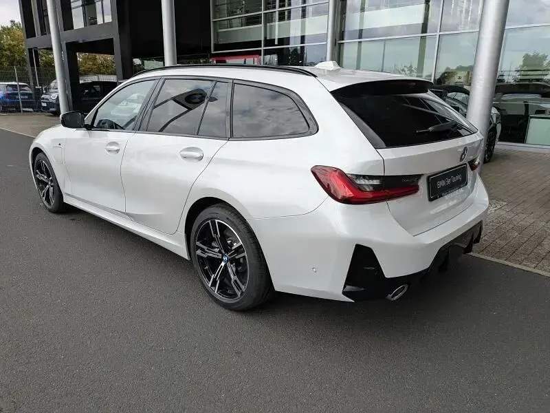 Neu BMW 330e M Sport 292 PS (214 kW) 2026 Weiß Kombi