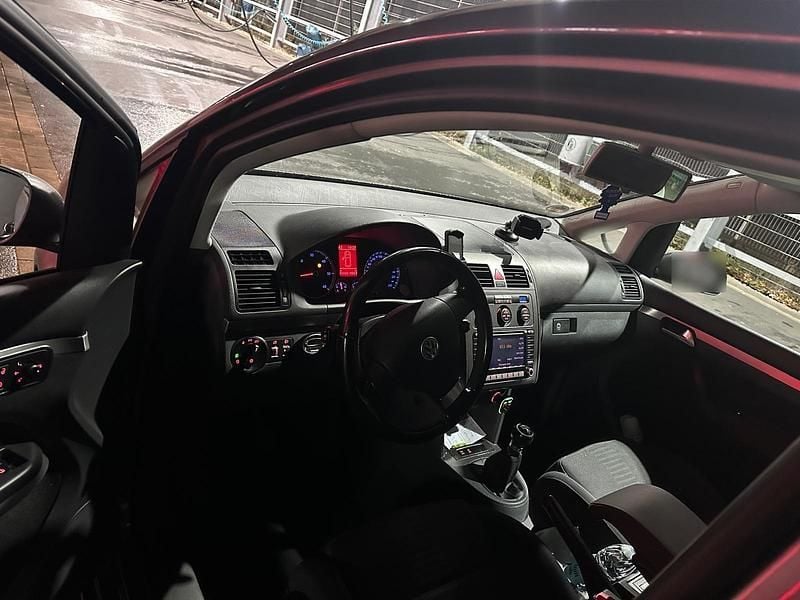 Gebraucht VW Touran 140 PS (102 kW) 2007 Silber Van / Kleinbus