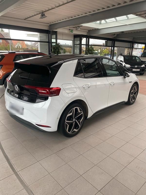 Gebraucht VW ID.3 Pro Performance 150 kW (204 PS) 2023 Weiß Kleinwagen