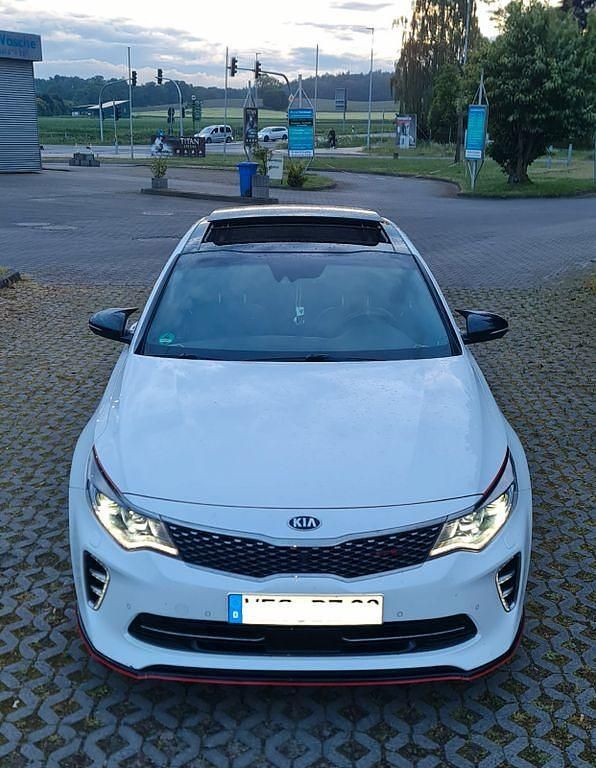 Weiß Gebraucht 2017 Kia Optima GT-Line Limousine | 15.000 € (Fairer Preis) - Bild 1/4
