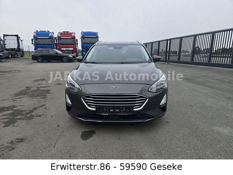 Gebraucht Ford Focus Cool & Connect 120 PS (88 kW) 2018 Grau Limousine