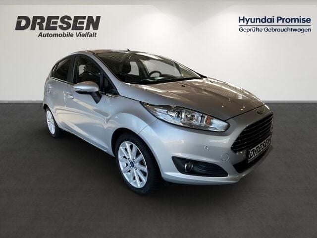 Gebraucht Ford Fiesta Titanium 101 PS (74 kW) 2016 Silber Kleinwagen