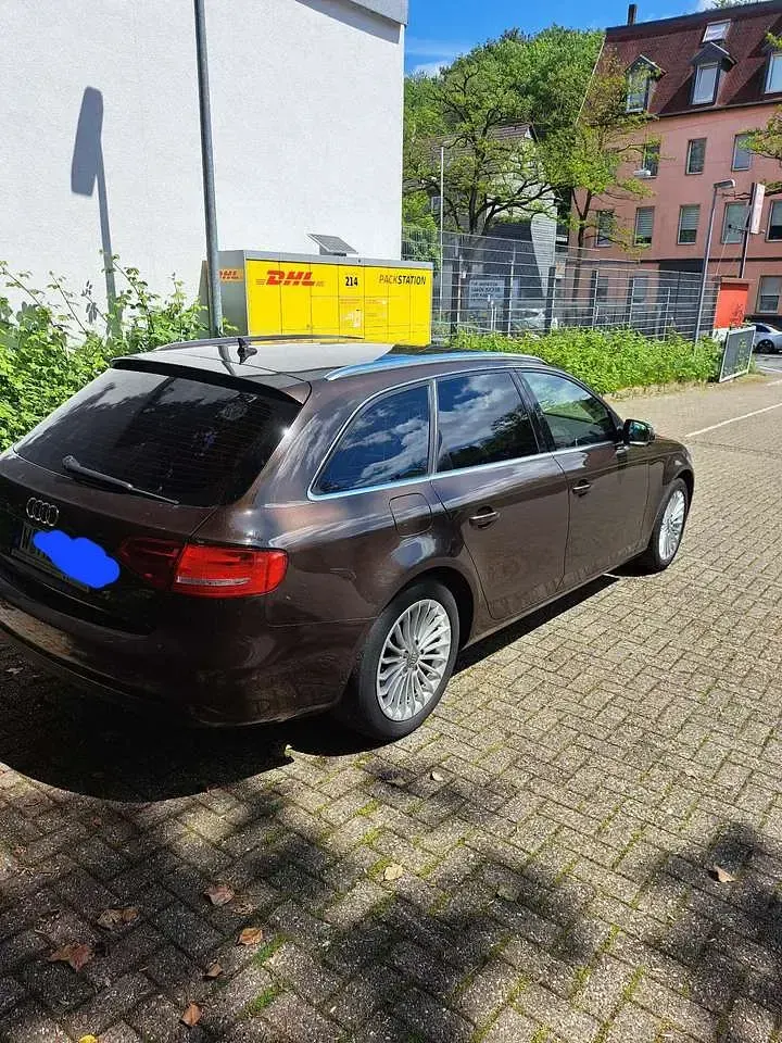 Gebraucht Audi A4 Attraction 143 PS (105 kW) 2012 Braun Kombi