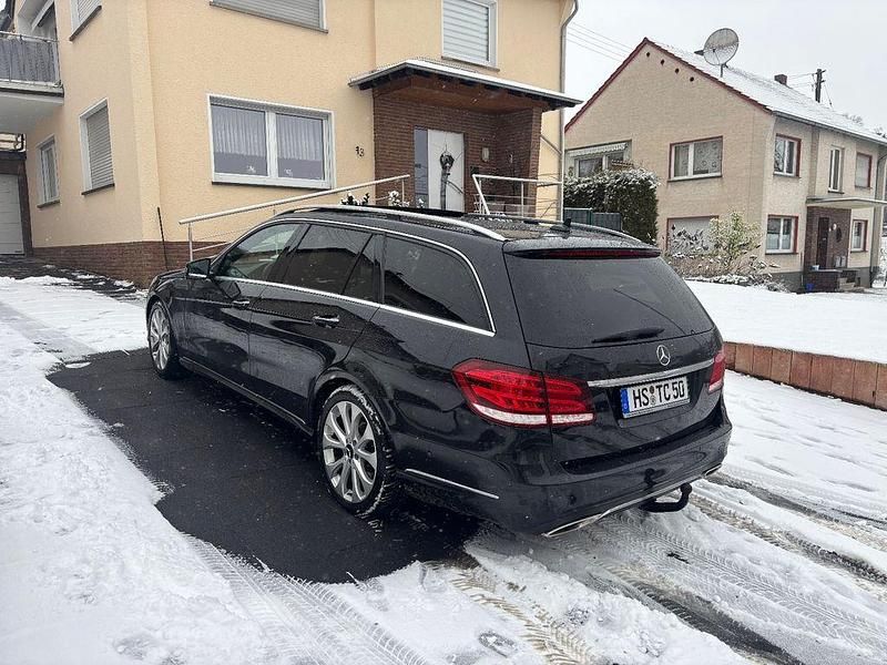 Gebraucht Mercedes E300 Avantgarde 231 PS (169 kW) 2015 Schwarz Limousine