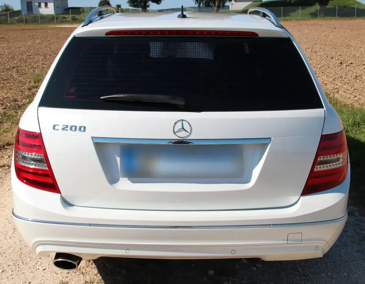 Gebraucht Mercedes C200 Avantgarde 184 PS (135 kW) 2012 Weiß Kombi
