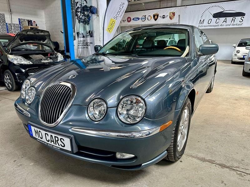 Grau Gebraucht 2001 Jaguar S-Type S Limousine | 8.490 € - Bild 1/4