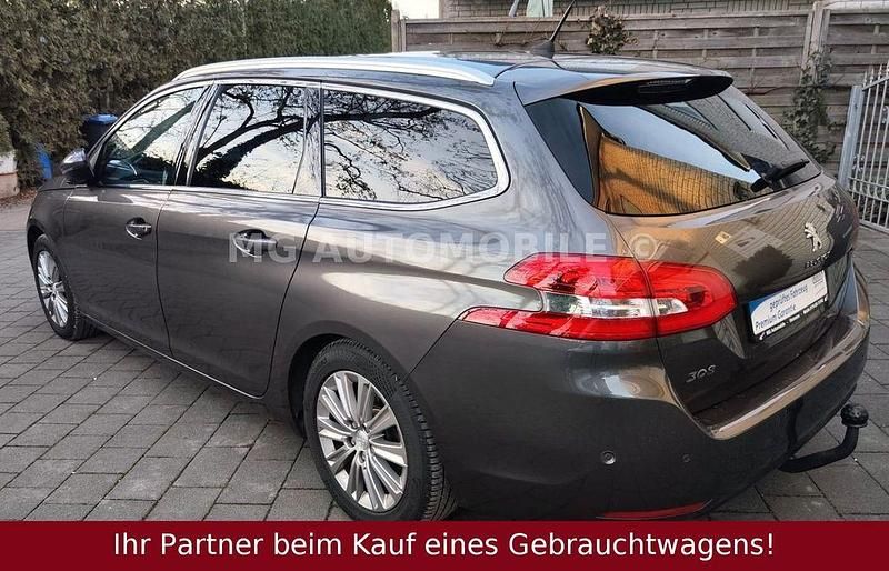 Gebraucht Peugeot 308 SW Allure 131 PS (96 kW) 2020 Grau Kombi