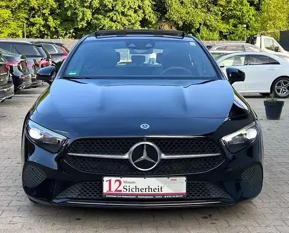 Gebraucht Mercedes A200 150 PS (110 kW) 2023 Schwarz Limousine