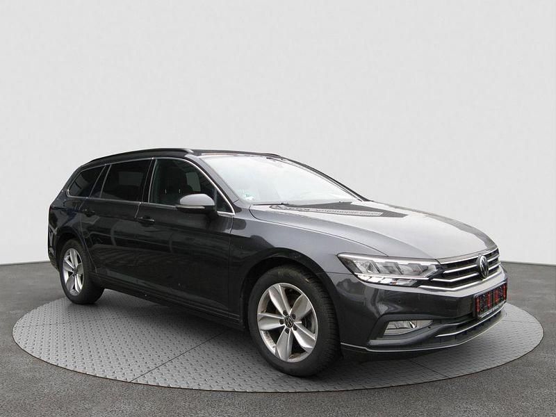 Gebraucht VW Passat 200 PS (147 kW) 2023 Mangangrau metallic (metallic) Kombi