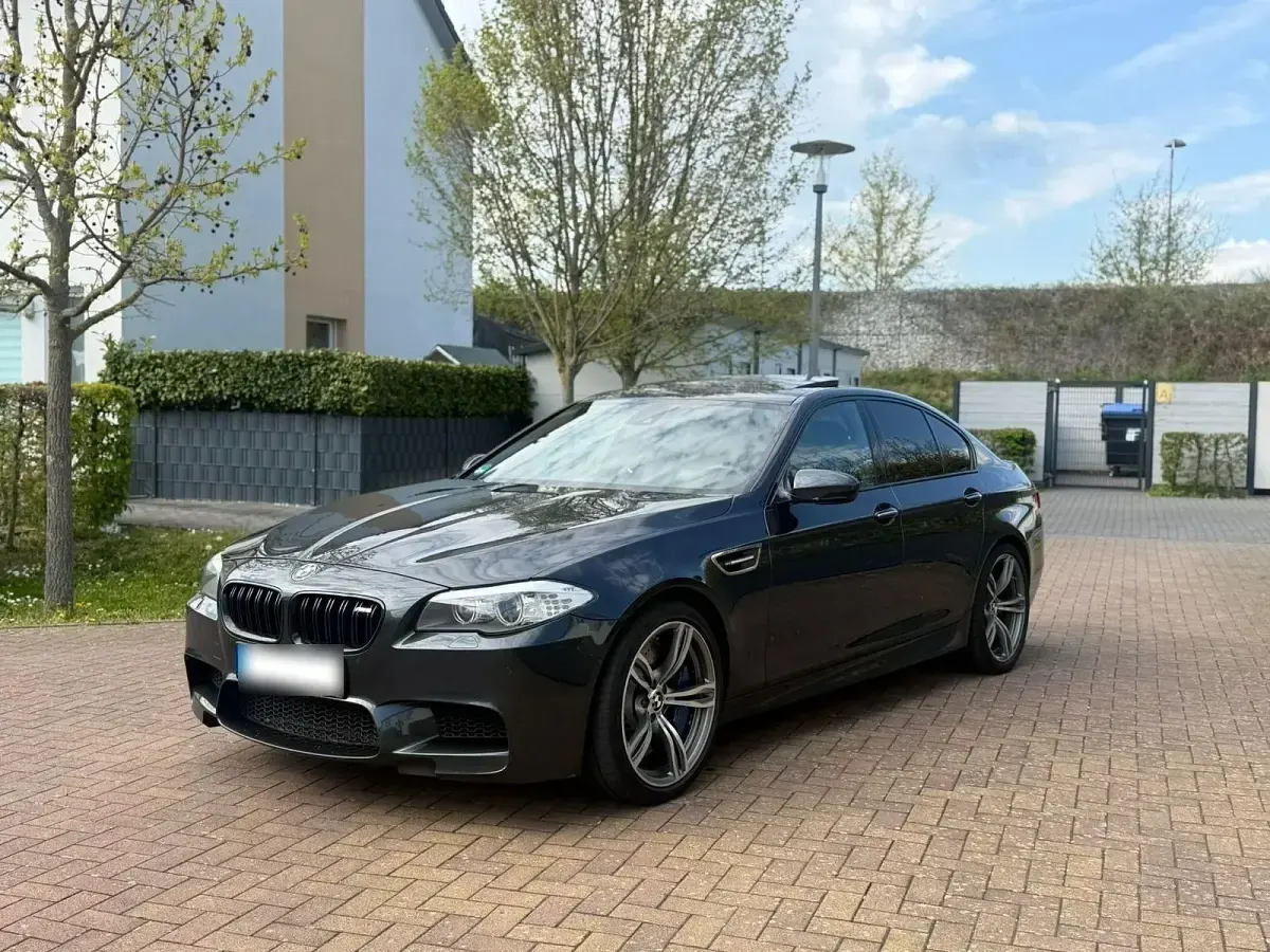 Gebraucht BMW M5 560 PS (411 kW) 2012 Grau Limousine