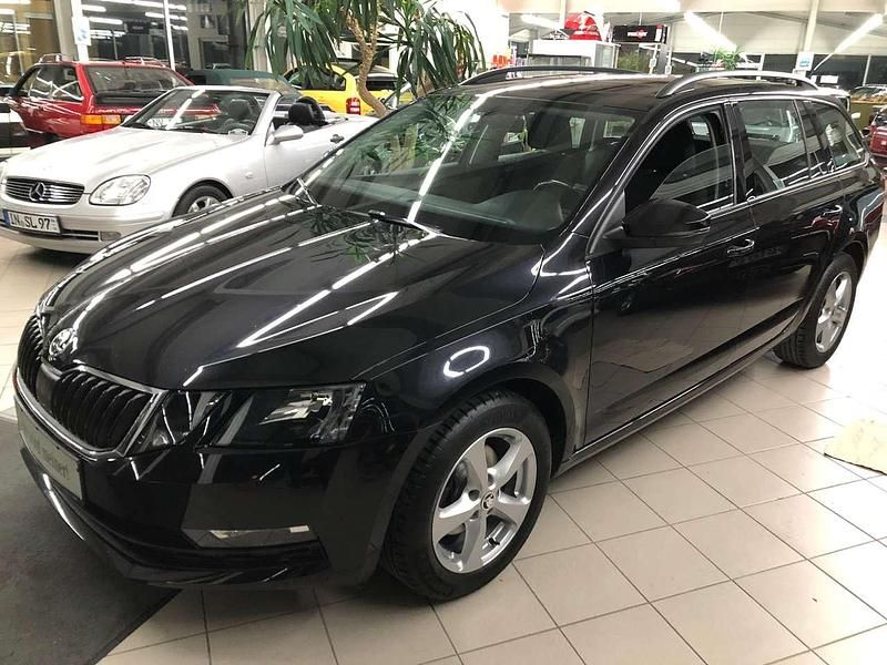 Blackmagicperleffekt Gebraucht 2017 Skoda Octavia Ambition Kombi | 12.400 € (Fairer Preis) - Bild 1/4