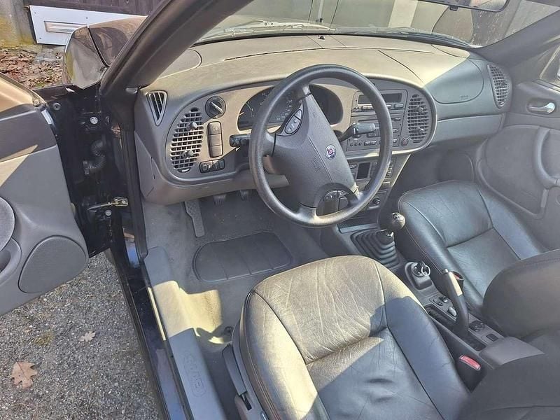 Używany Saab 9-3 Cabriolet 131 KM (96 kW) 1999 Niebieski Kabriolet