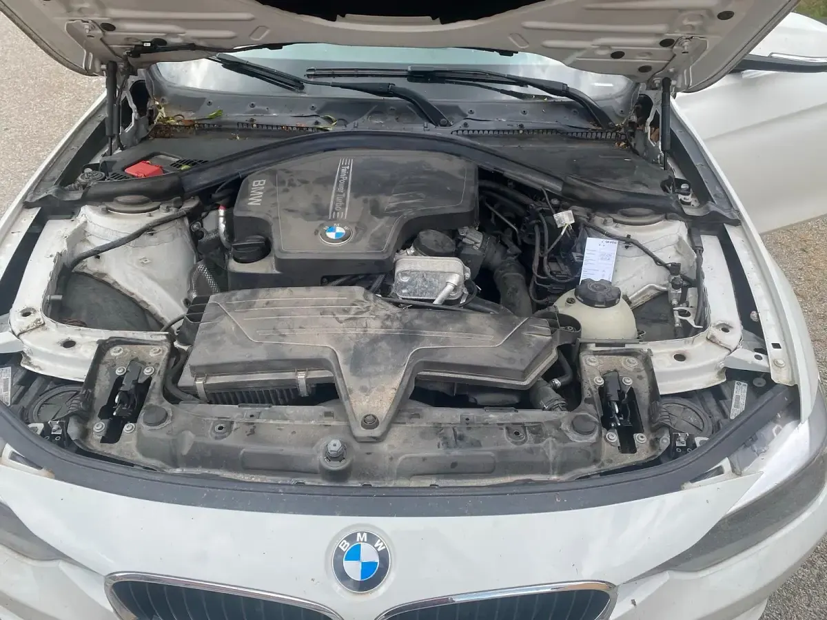 Gebraucht BMW 320 184 PS (135 kW) 2013 Weiß Limousine