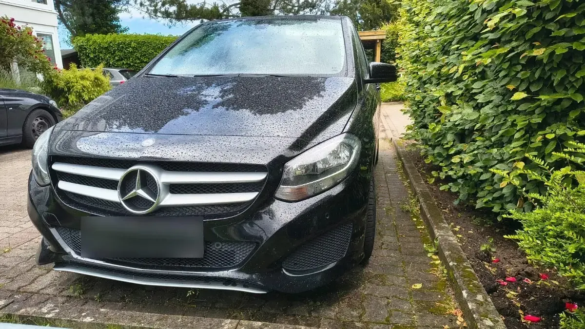 Gebraucht Mercedes B200 136 PS (100 kW) 2015 Schwarz Kleinwagen