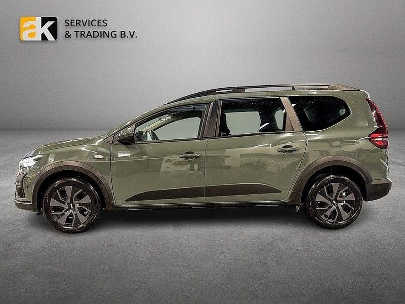 Gebraucht Dacia Jogger Expression 101 PS (74 kW) 2025 Grün Van / Kleinbus