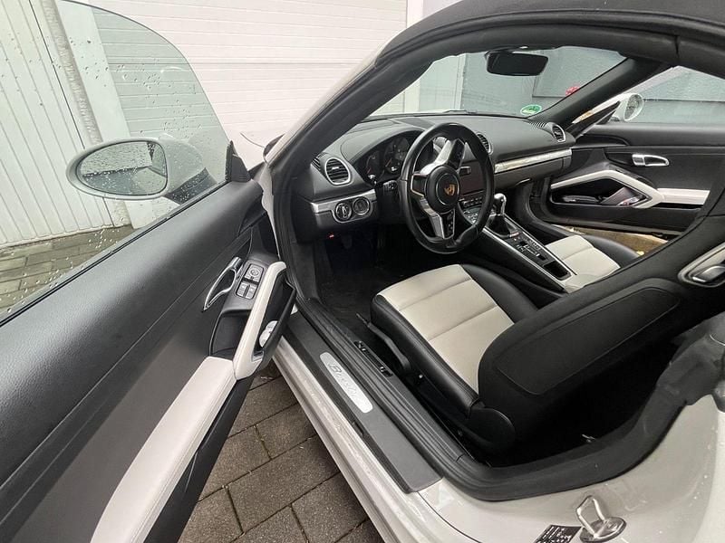 Gebraucht Porsche Boxster 299 PS (219 kW) 2020 Beige Cabrio