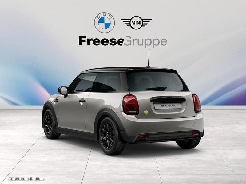 Gebraucht Mini Cooper SE 135 kW (184 PS) 2023 Silber Kleinwagen