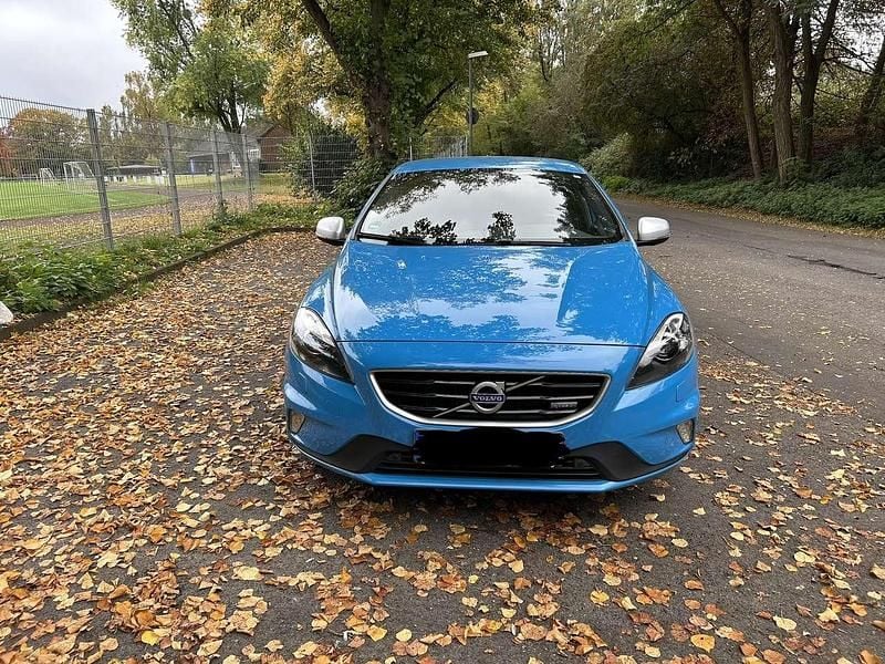 Blau Gebraucht 2014 Volvo V40 R-Design Kombi | 10.900 € (Guter Preis) - Bild 1/4