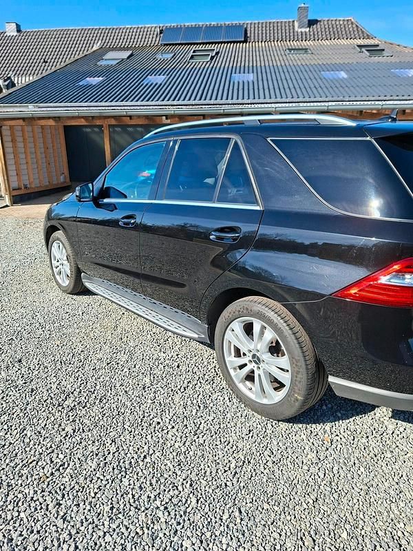 Gebraucht Mercedes ML350 258 PS (189 kW) 2015 Schwarz SUV