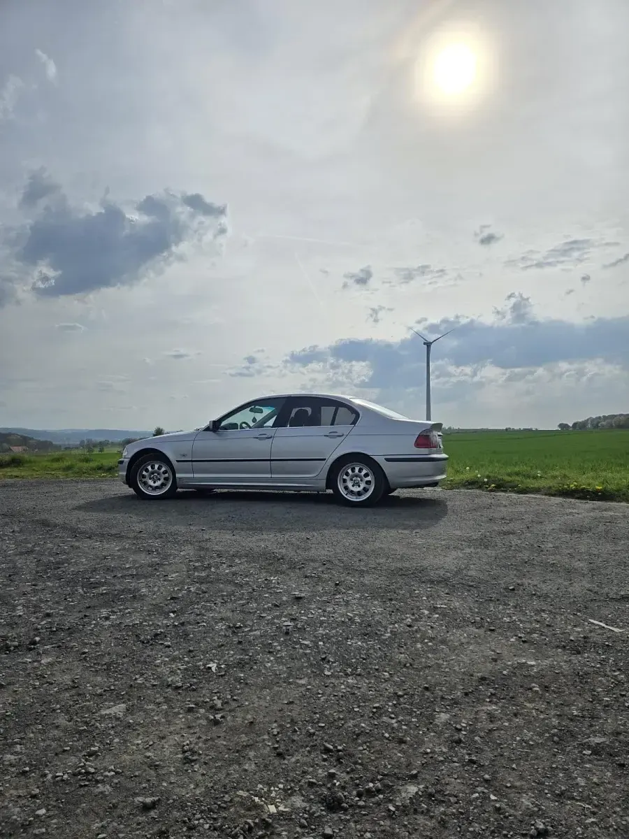 Gebraucht BMW 325 192 PS (141 kW) 2001 Silber Limousine