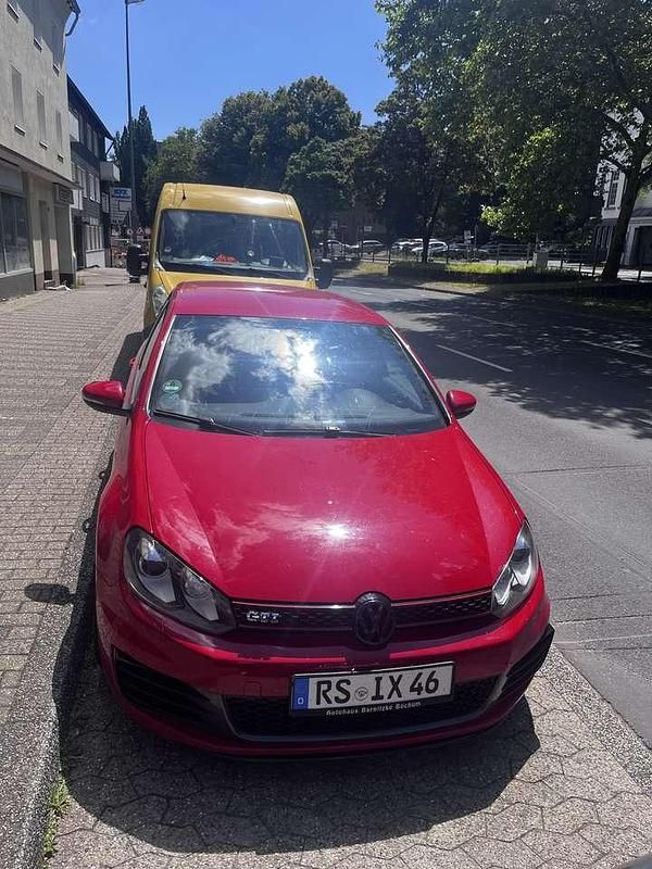 Rot Gebraucht 2010 VW Golf VI GTI Kleinwagen | 10.800 € (Etwas zu teuer) - Bild 1/4
