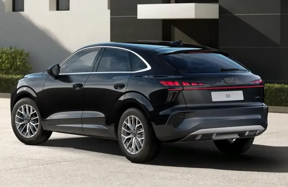 Neu Audi Q3 Ambiente 204 PS (150 kW) 2026 Schwarz metallic SUV