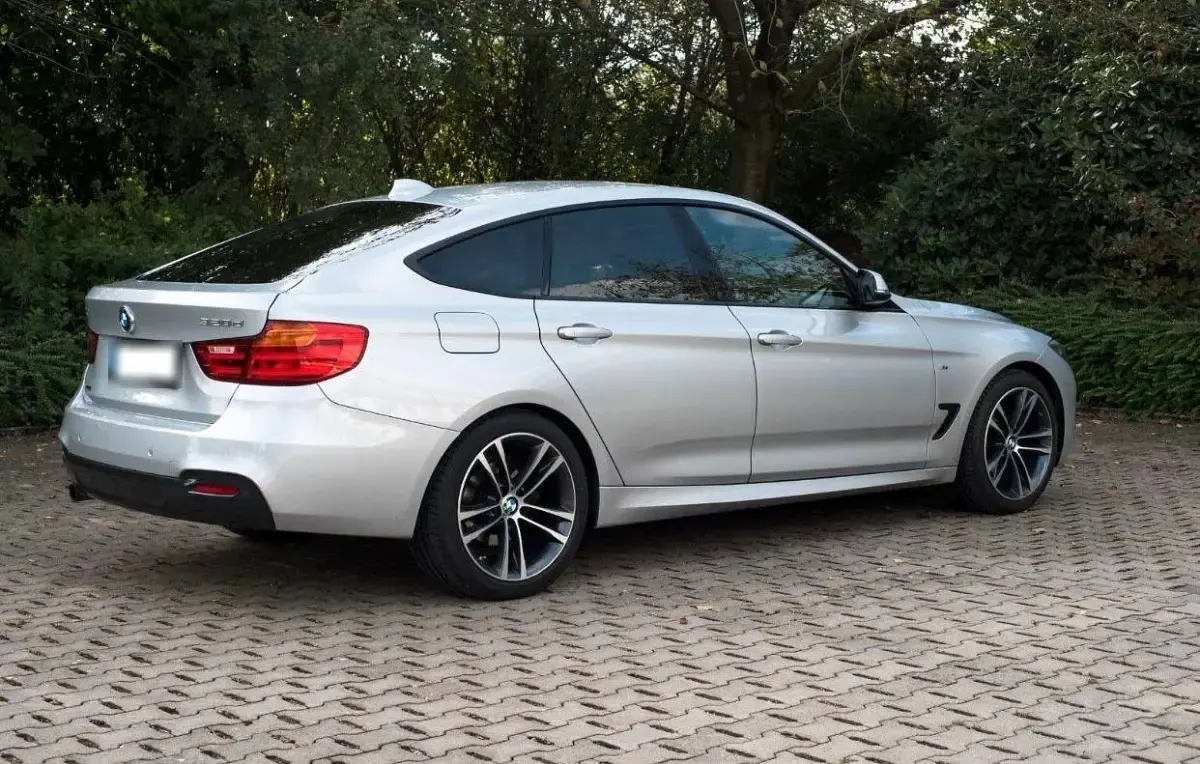 Gebraucht BMW 320 Shadowline 184 PS (135 kW) 2014 Silber Limousine