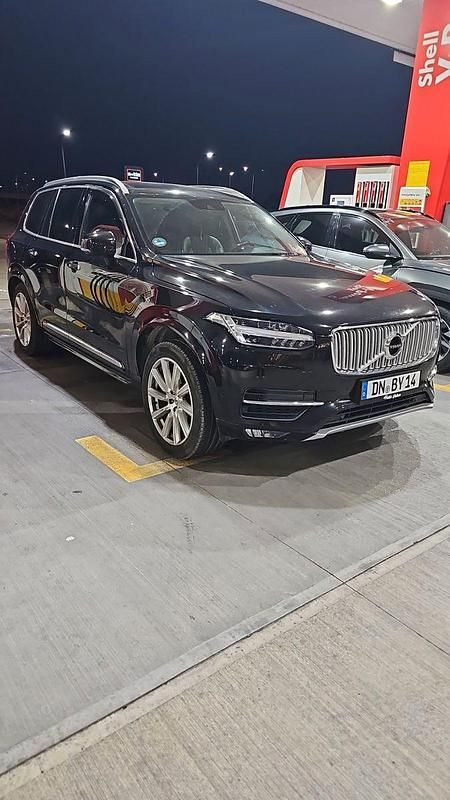 Schwarz Gebraucht 2015 Volvo XC90 Inscription SUV | 21.500 € (Fairer Preis) - Bild 1/4